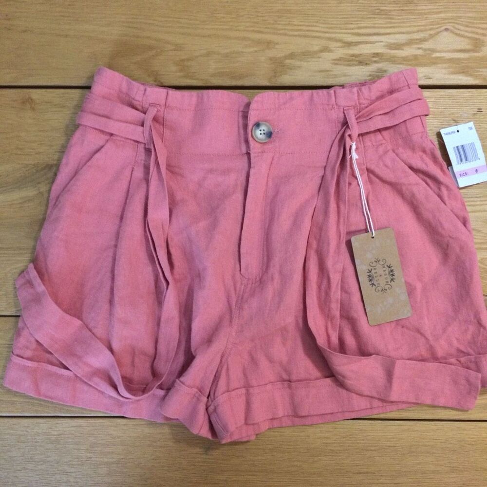 NWT Women’s linen blend coral shorts 6